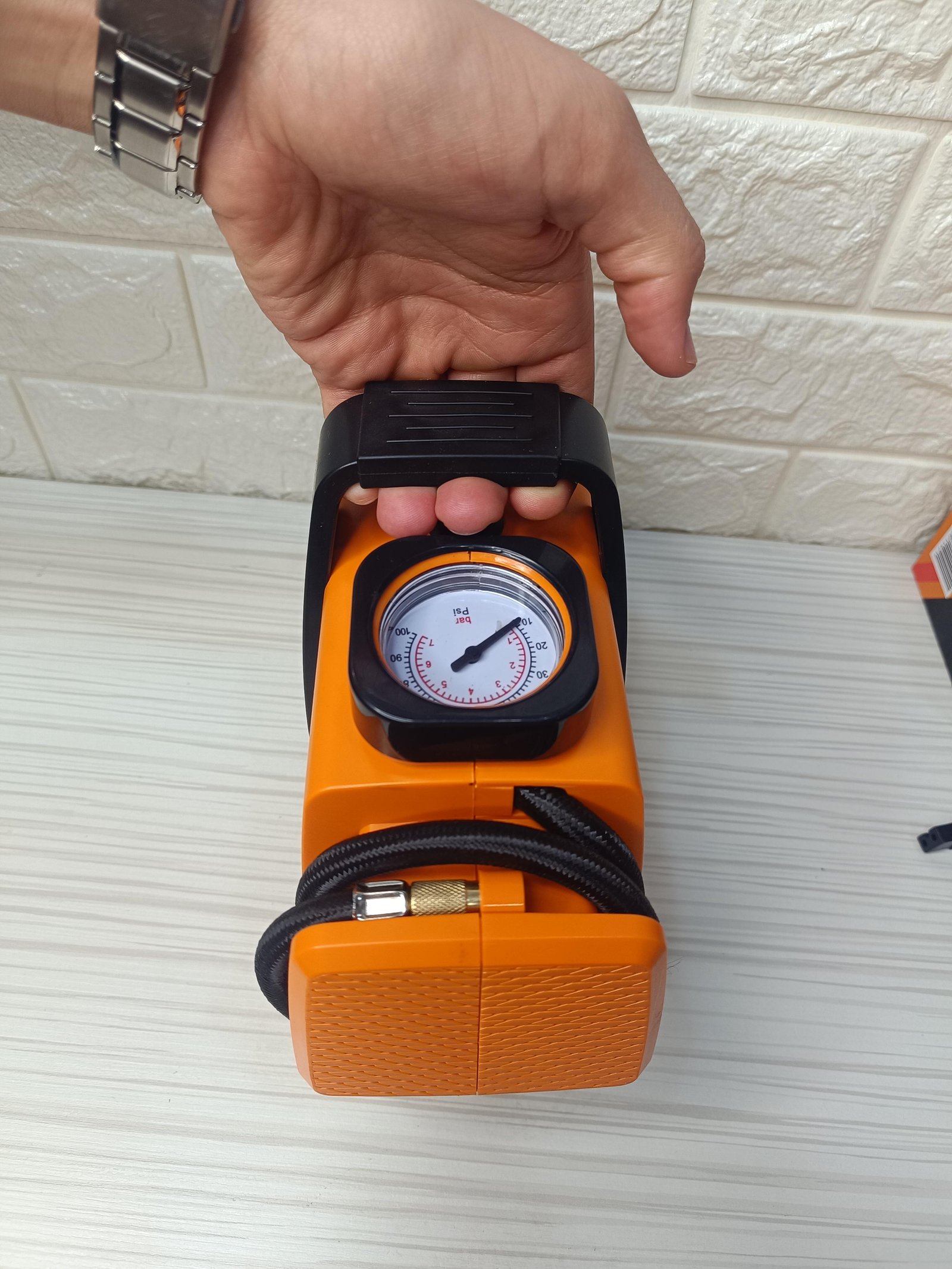 Compresseur جهاز ضغط الهواء